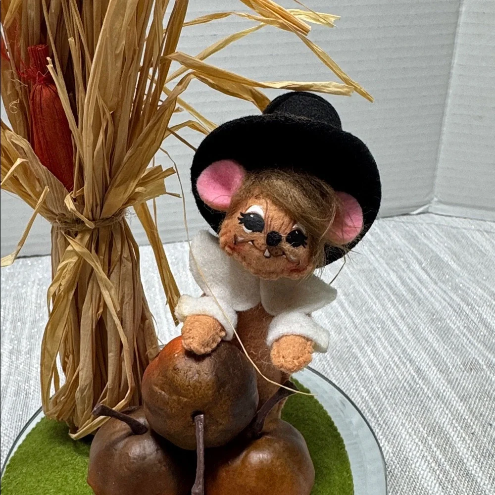Annalee Fall Mouse with can stalk and nuts 2009 fall thanksgiving